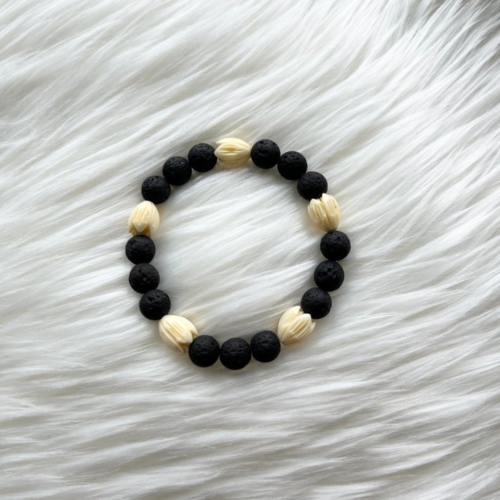 Hawaiian Pikake Flower Jasmine Flower Black Lava Rock Bead Stretchy Bracelet